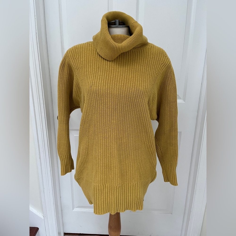 Banana Republic Relaxed Fit Turtleneck